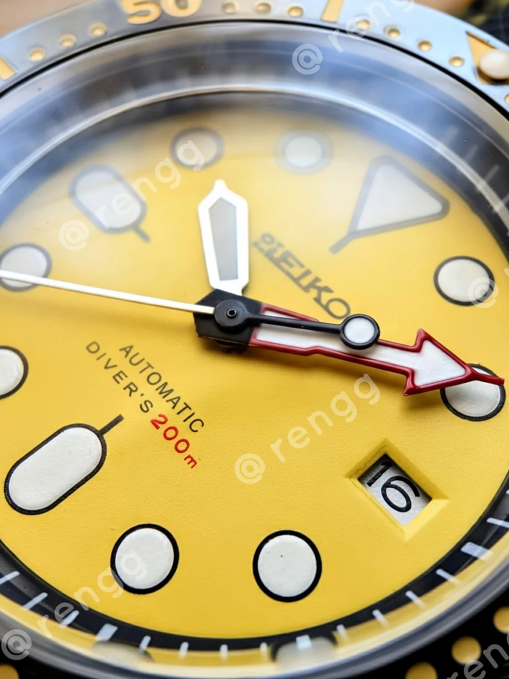 42mm Seiko Men’s Yellow Automatic Diver Mod Watch